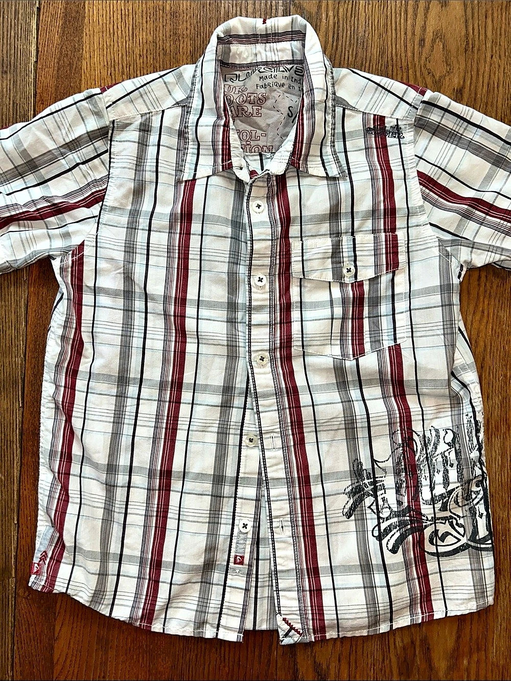 Quiksilver plaid short sleeve surf 🏄🏼‍♂️ shirt Pocket